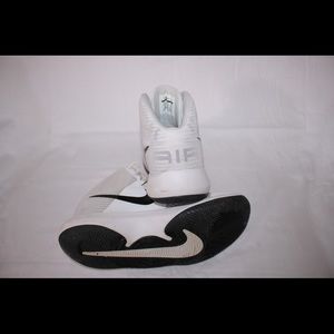 Nike Air precision